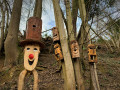 Adorables personnages sur le sentier du sculpteur Dominique Gilis. Adorables personnages sur le sentier du sculpteur Dominique Gilis.