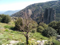 Saint-Martin du Froid par le ruisseau et le château de la Roque Saint-Martin du Froid par le ruisseau et le château de la Roque