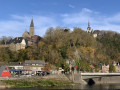 Petit tour de la Roche aux Faucons, par prairies et chemins boisés Petit tour de la Roche aux Faucons, par prairies et chemins boisés