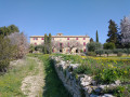Entre Lagnes et Fontaine-de-Vaucluse Entre Lagnes et Fontaine-de-Vaucluse