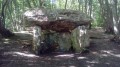 Le Dolmen des Trois Pierres et la Vallée du Réveillon Le Dolmen des Trois Pierres et la Vallée du Réveillon