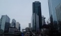 Déambulations au pied des tours de La Défense Déambulations au pied des tours de La Défense