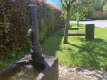 Un banc et de l'eau Un banc et de l'eau