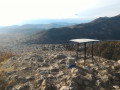 Les trois chapelles et le Rocher de Neuf-Heures à Digne-les-Bains Les trois chapelles et le Rocher de Neuf-Heures à Digne-les-Bains