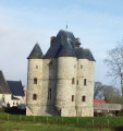 Sentier du donjon au départ de Bours Sentier du donjon au départ de Bours